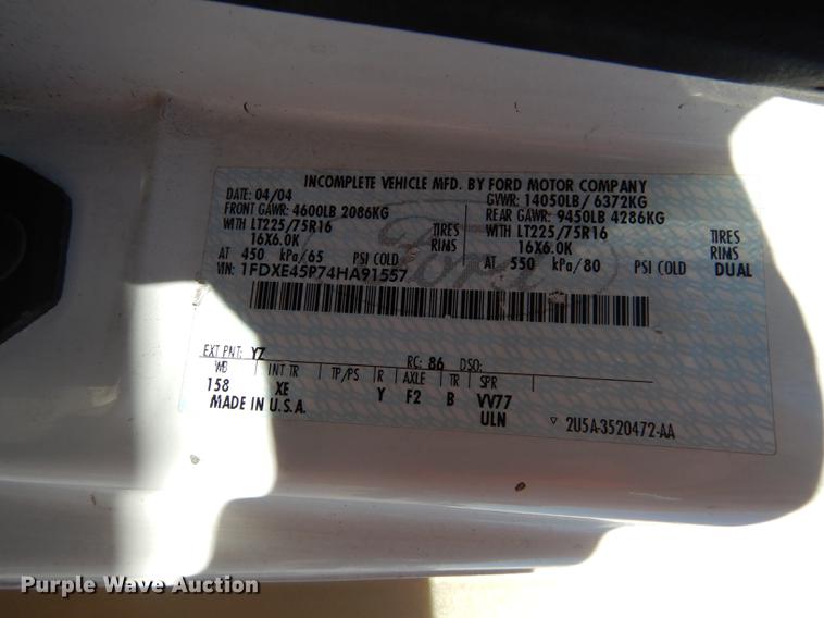 image for item J5668 2004 Ford E450 Super Duty Eldorado AeroTech shuttle bus