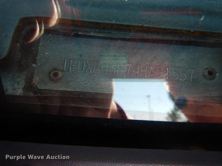 image for item J5668 2004 Ford E450 Super Duty Eldorado AeroTech shuttle bus