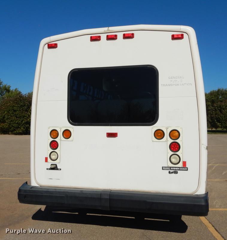 image for item J5669 2006 Ford Econoline E450 Super Duty Goshen Coach shuttle bus