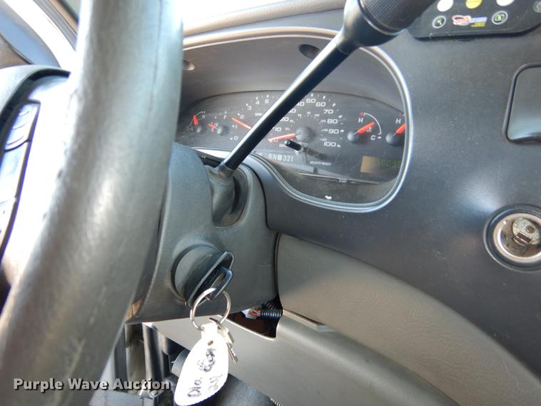 image for item J5669 2006 Ford Econoline E450 Super Duty Goshen Coach shuttle bus