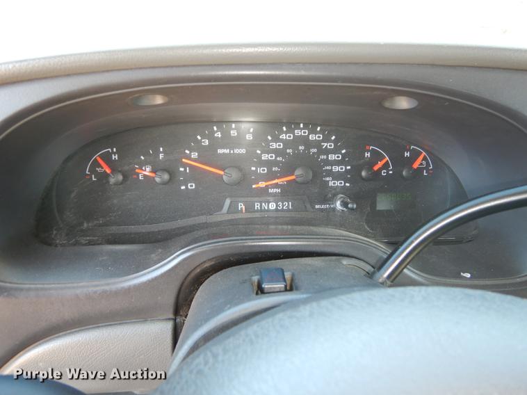 image for item J5669 2006 Ford Econoline E450 Super Duty Goshen Coach shuttle bus