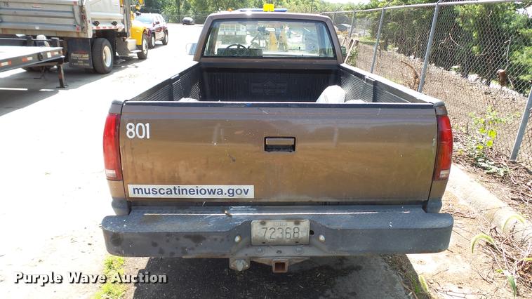 image for item K3867 1989 Chevrolet 1500 pickup truck