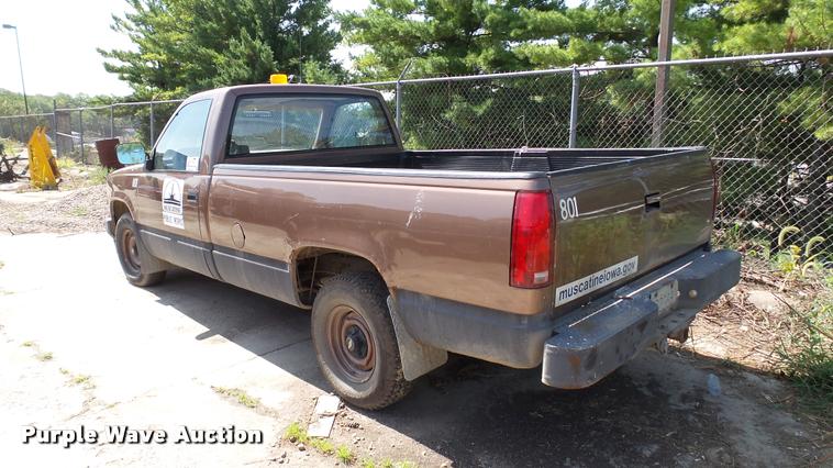 image for item K3867 1989 Chevrolet 1500 pickup truck