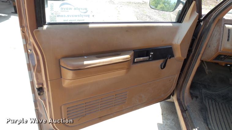 image for item K3867 1989 Chevrolet 1500 pickup truck