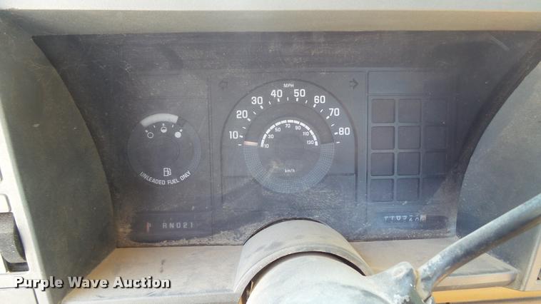 image for item K3867 1989 Chevrolet 1500 pickup truck