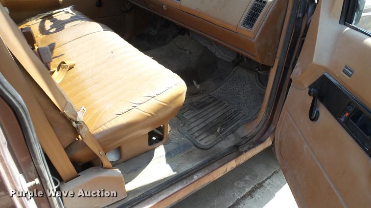 image for item K3867 1989 Chevrolet 1500 pickup truck