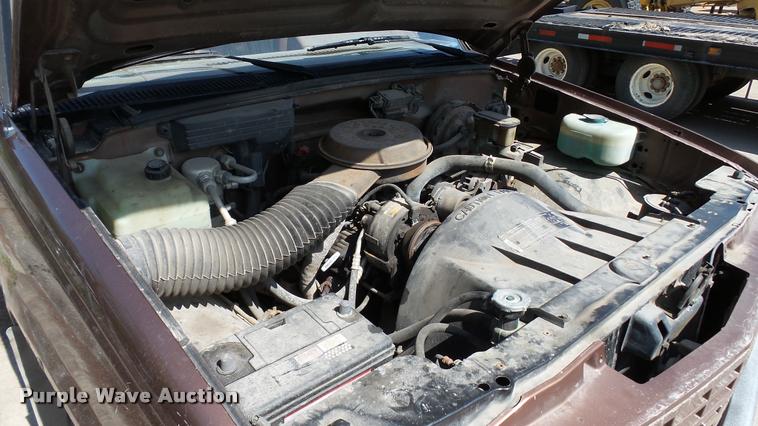 image for item K3867 1989 Chevrolet 1500 pickup truck