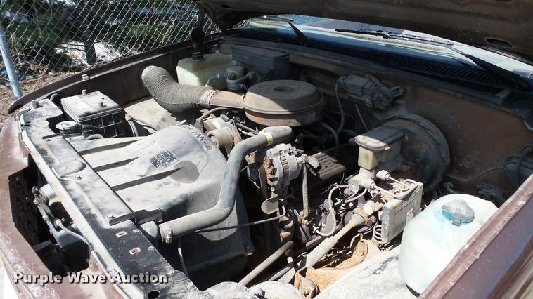 image for item K3867 1989 Chevrolet 1500 pickup truck