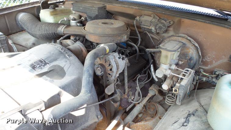 image for item K3867 1989 Chevrolet 1500 pickup truck