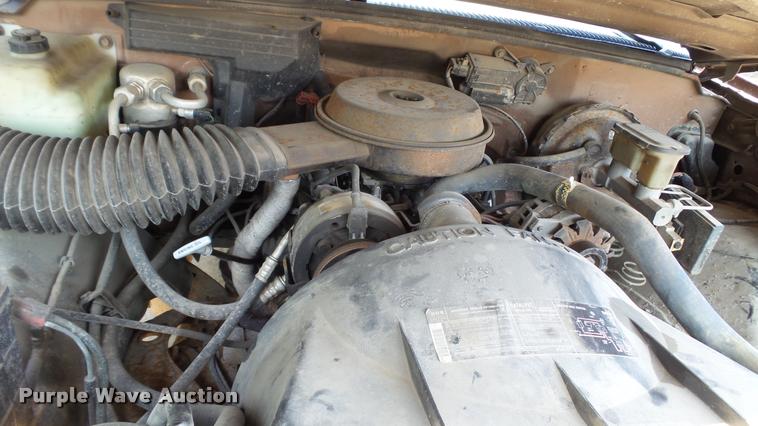 image for item K3867 1989 Chevrolet 1500 pickup truck