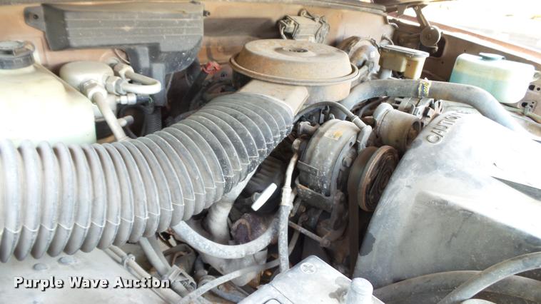 image for item K3867 1989 Chevrolet 1500 pickup truck