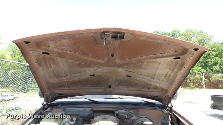 image for item K3867 1989 Chevrolet 1500 pickup truck