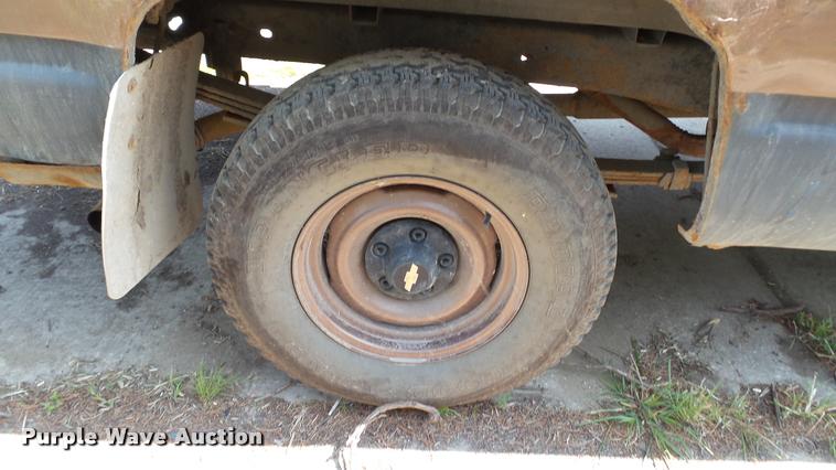 image for item K3867 1989 Chevrolet 1500 pickup truck