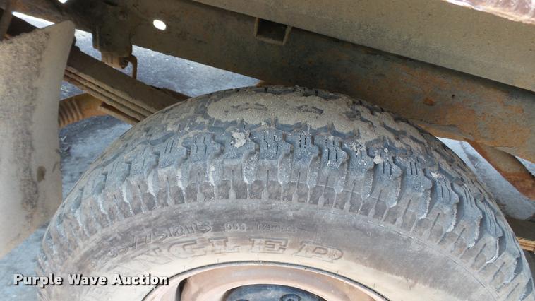 image for item K3867 1989 Chevrolet 1500 pickup truck