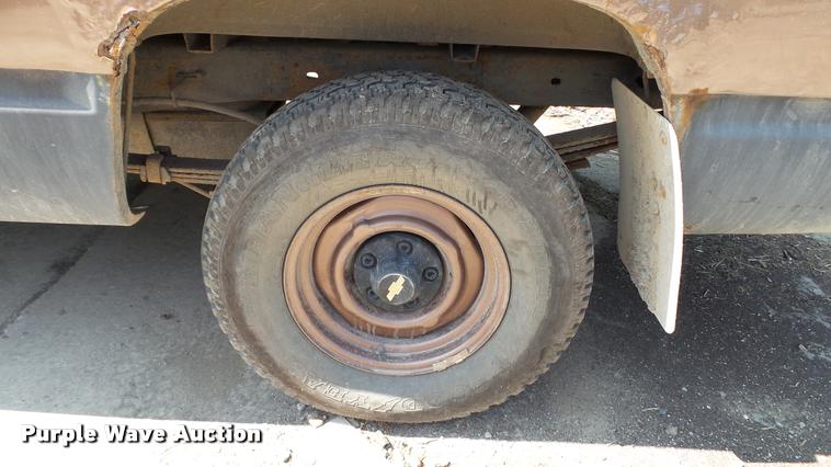 image for item K3867 1989 Chevrolet 1500 pickup truck