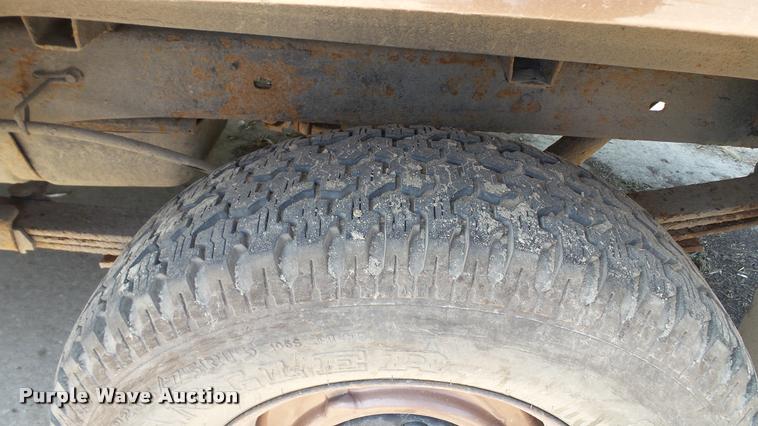 image for item K3867 1989 Chevrolet 1500 pickup truck