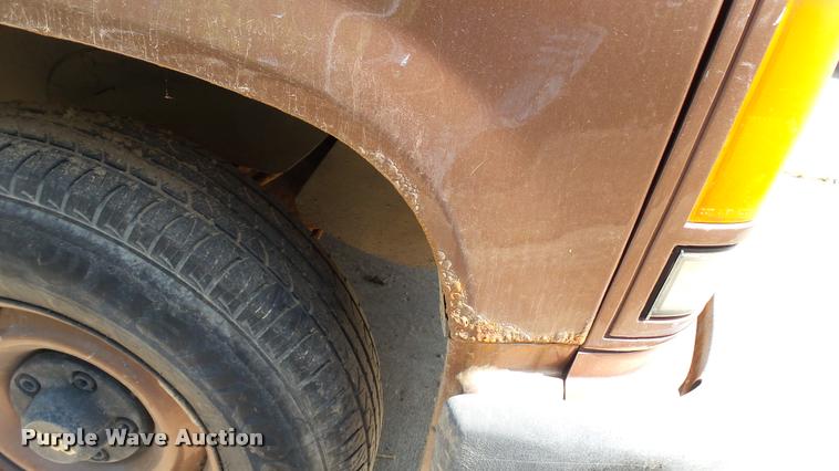 image for item K3867 1989 Chevrolet 1500 pickup truck