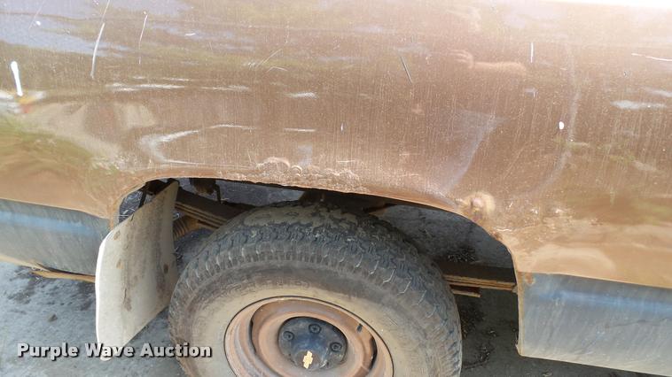 image for item K3867 1989 Chevrolet 1500 pickup truck