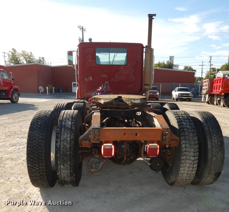 image for item K5835 1983 International Transtar 4300 semi truck