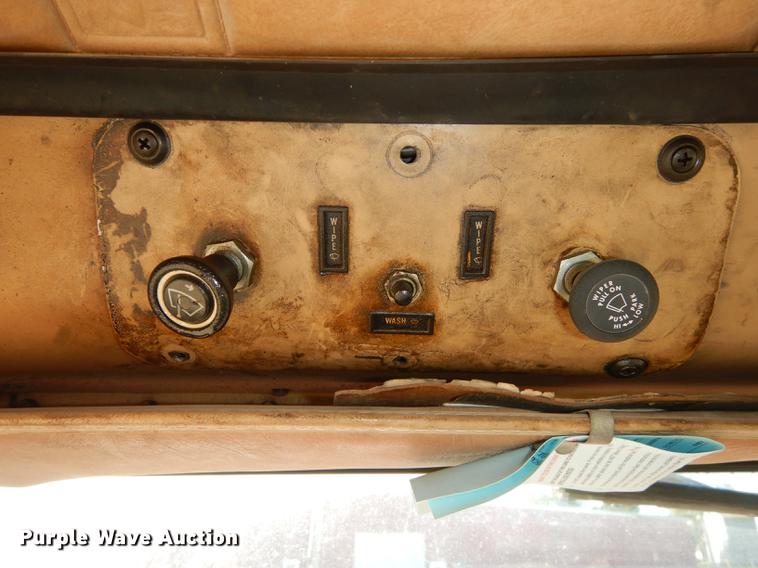 image for item K5835 1983 International Transtar 4300 semi truck