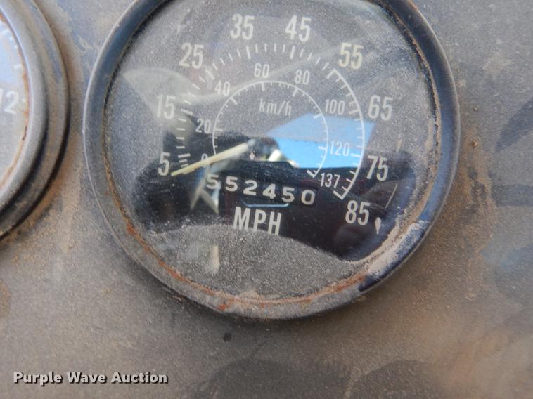 image for item K5835 1983 International Transtar 4300 semi truck