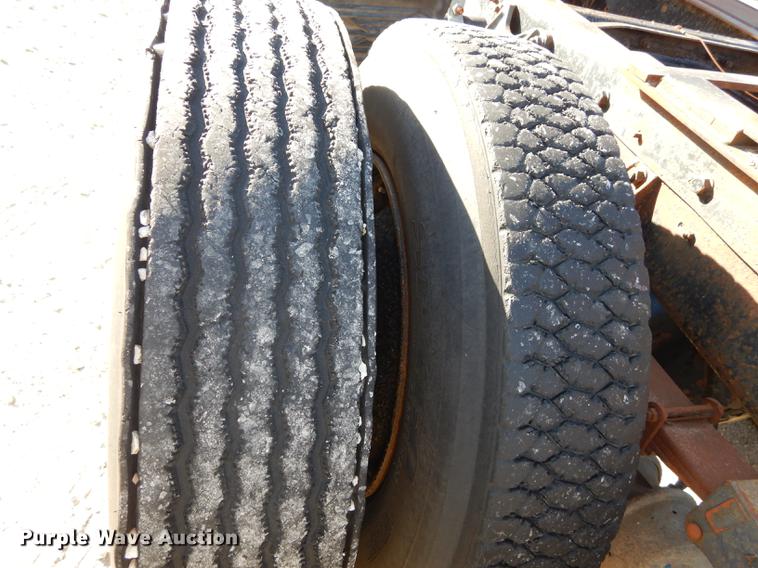 image for item K5835 1983 International Transtar 4300 semi truck