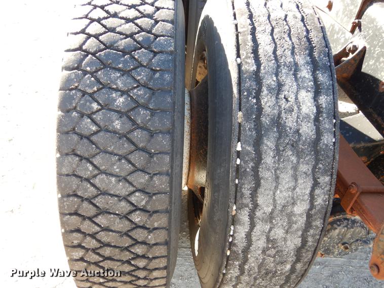 image for item K5835 1983 International Transtar 4300 semi truck