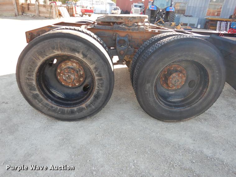 image for item K5835 1983 International Transtar 4300 semi truck