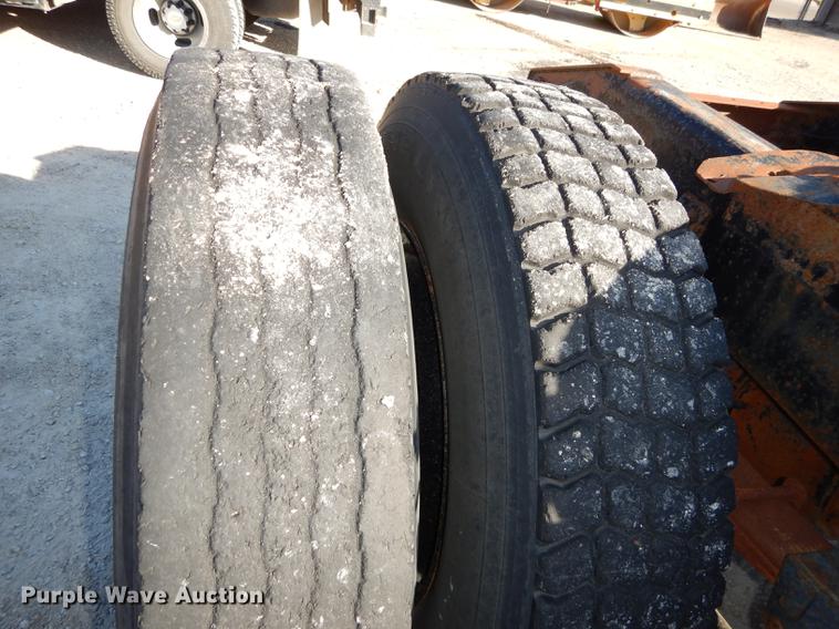 image for item K5835 1983 International Transtar 4300 semi truck