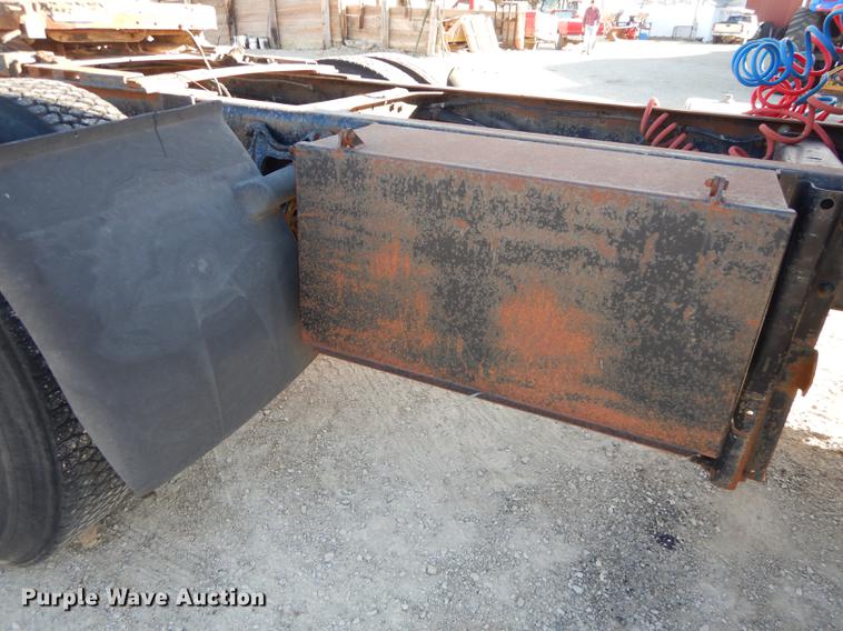 image for item K5835 1983 International Transtar 4300 semi truck