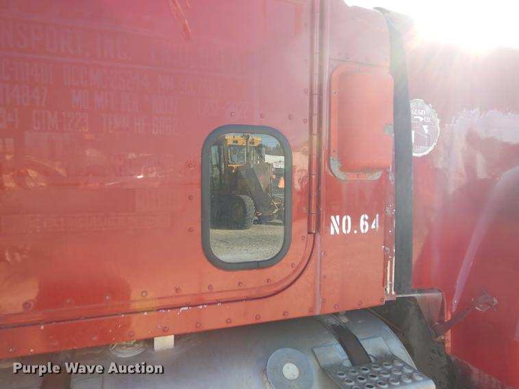 image for item K5835 1983 International Transtar 4300 semi truck