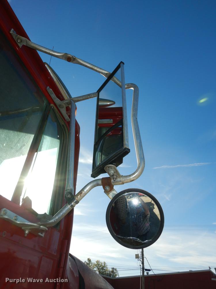 image for item K5835 1983 International Transtar 4300 semi truck