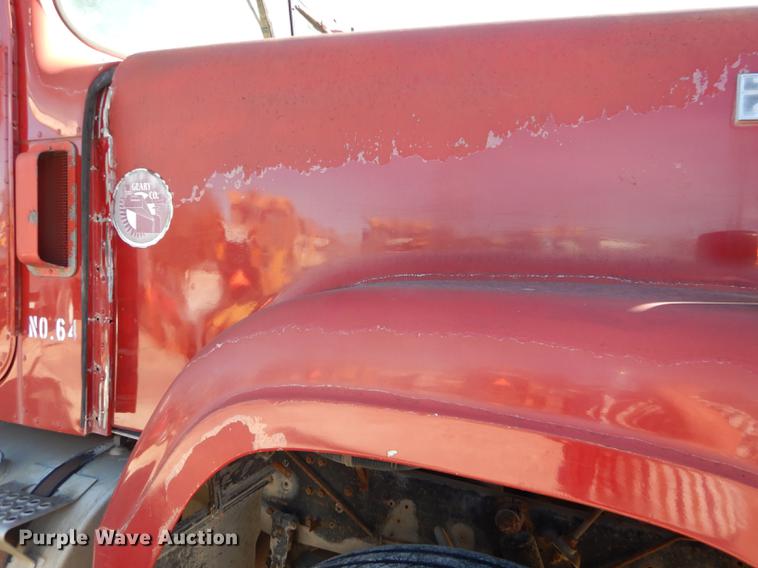 image for item K5835 1983 International Transtar 4300 semi truck