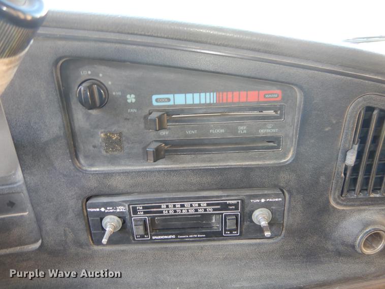 image for item K5838 1992 Ford Econoline E350 Collins school bus