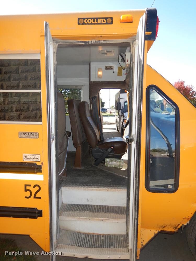 image for item K5838 1992 Ford Econoline E350 Collins school bus