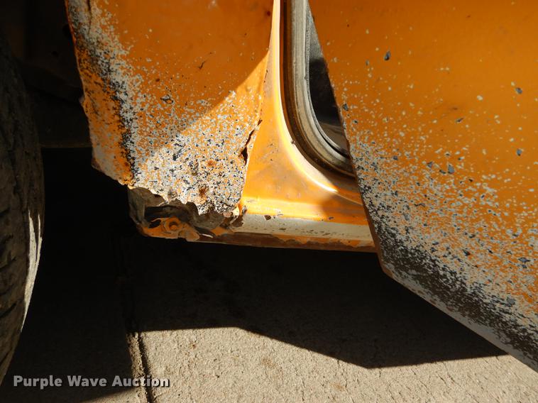 image for item K5838 1992 Ford Econoline E350 Collins school bus