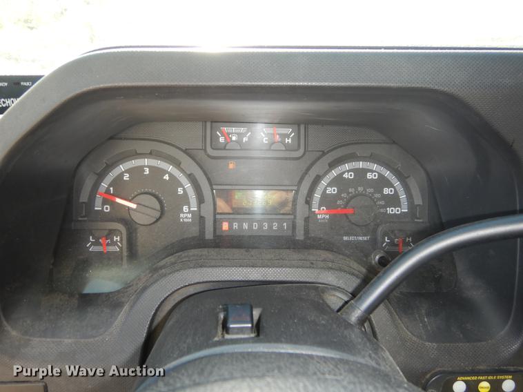 image for item K5848 2009 Ford E350 Super Duty shuttle bus