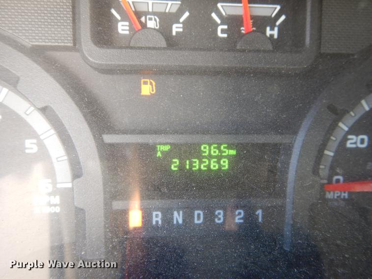 image for item K5848 2009 Ford E350 Super Duty shuttle bus