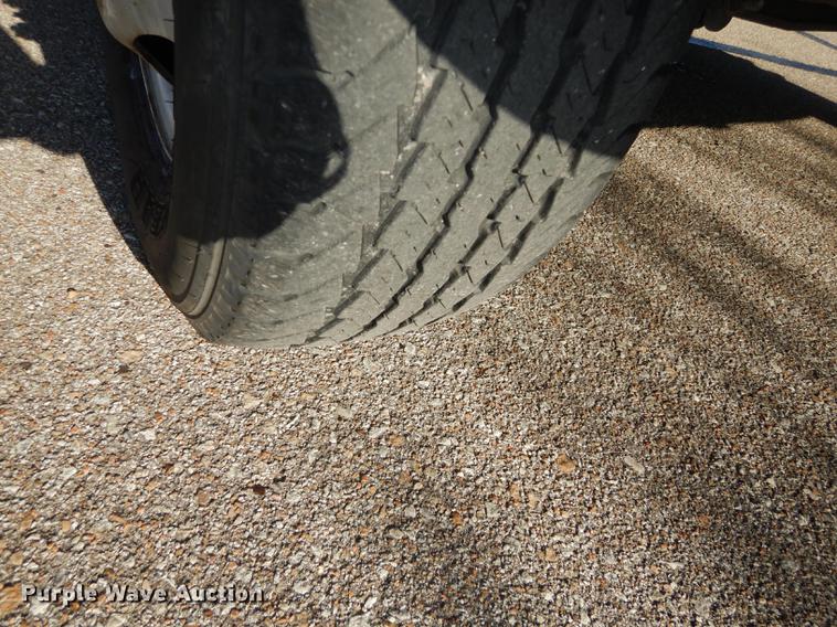 image for item K5848 2009 Ford E350 Super Duty shuttle bus