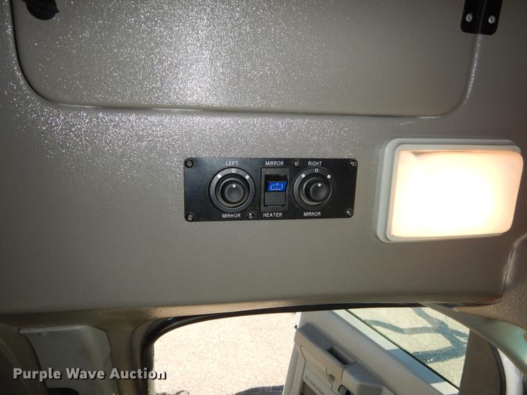 image for item K5848 2009 Ford E350 Super Duty shuttle bus