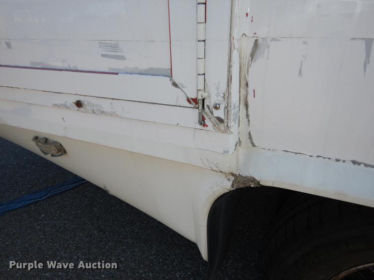 image for item K5848 2009 Ford E350 Super Duty shuttle bus