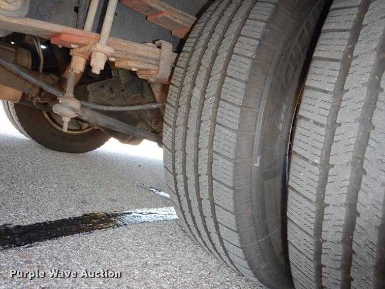 image for item K5848 2009 Ford E350 Super Duty shuttle bus