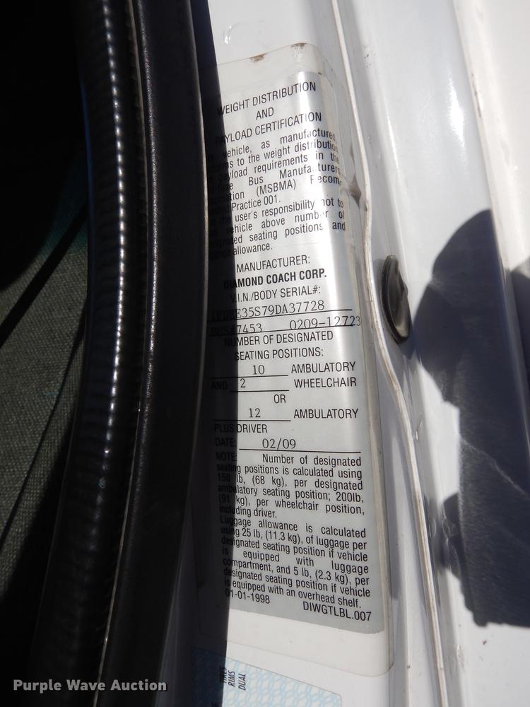 image for item K5848 2009 Ford E350 Super Duty shuttle bus