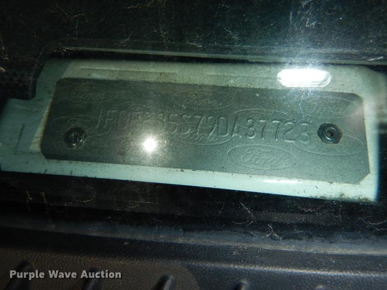 image for item K5848 2009 Ford E350 Super Duty shuttle bus