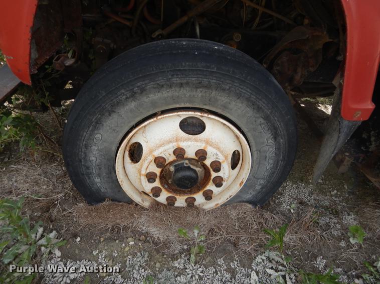 image for item K5853 1995 Ford L8000 dump truck