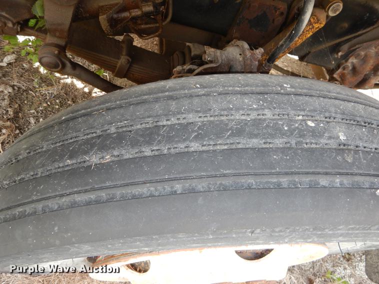 image for item K5853 1995 Ford L8000 dump truck