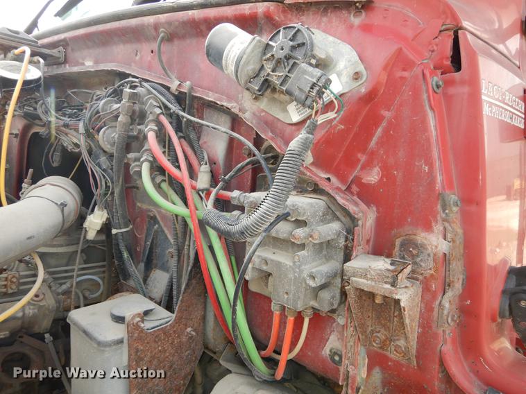 image for item K5853 1995 Ford L8000 dump truck