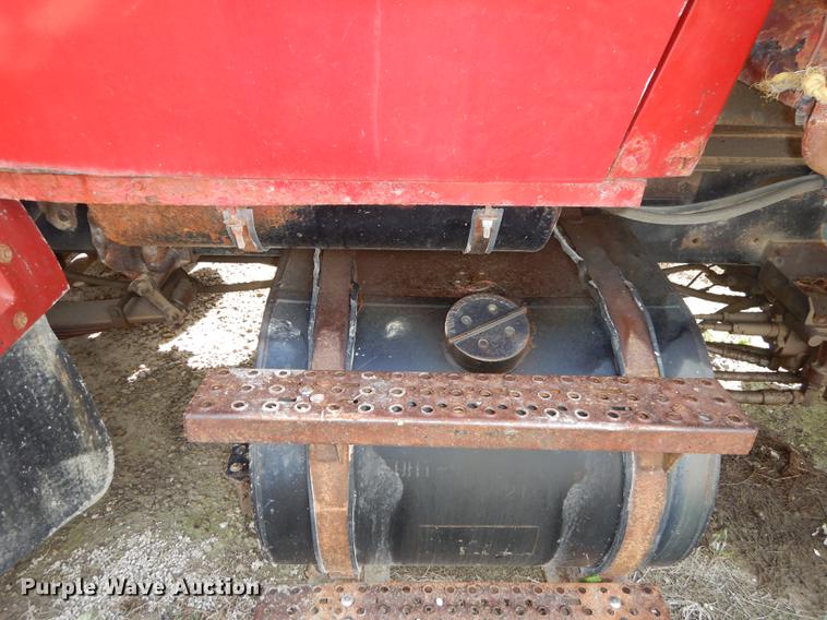 image for item K5853 1995 Ford L8000 dump truck