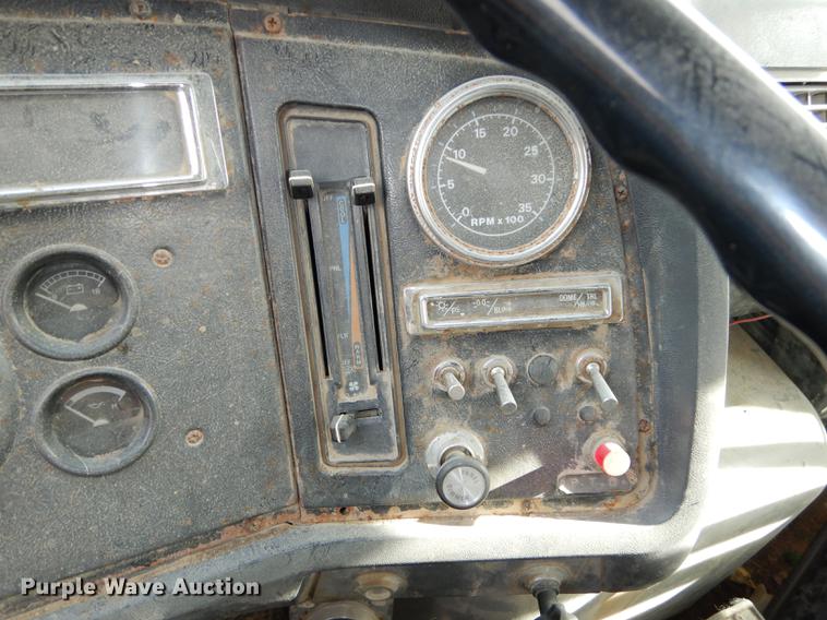 image for item K5853 1995 Ford L8000 dump truck