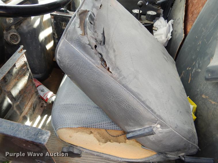 image for item K5853 1995 Ford L8000 dump truck